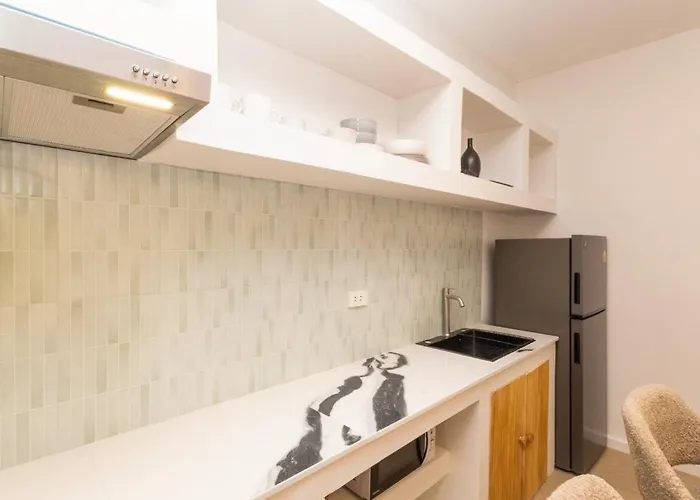2 Bedrooms For 4 Guests With Kitchen At Heart Of Sathorn 公寓