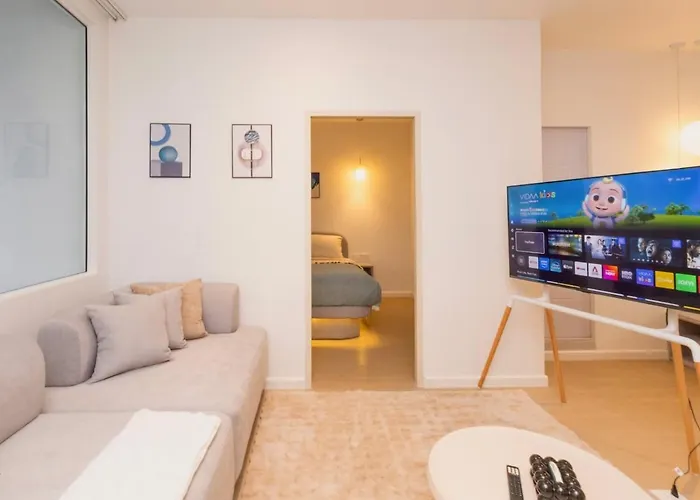 2 Bedrooms For 4 Guests With Kitchen At Heart Of Sathorn 公寓