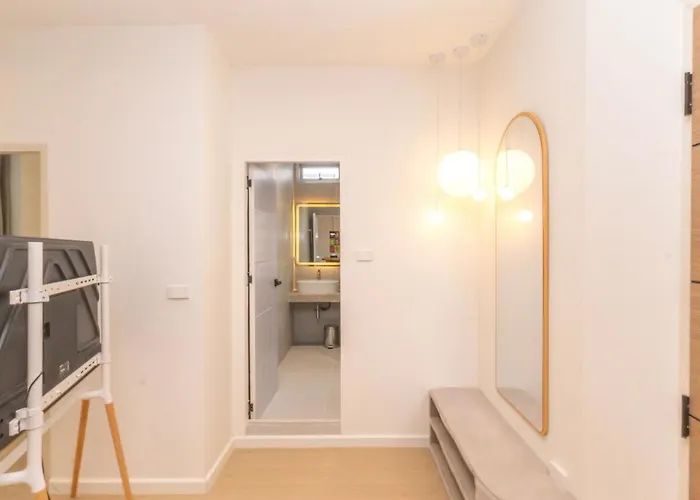 2 Bedrooms For 4 Guests With Kitchen At Heart Of Sathorn 曼谷