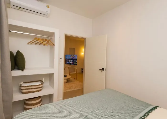 2 Bedrooms For 4 Guests With Kitchen At Heart Of Sathorn